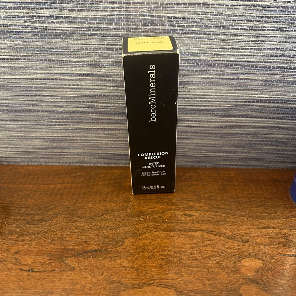 BareMinerals Complexion Rescue Tinted Moisturizer SPF30 in VANILLA 02 New Boxed - Picture 2 of 3